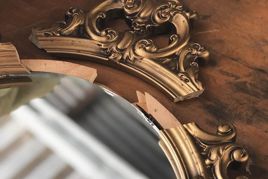 Cómo identificar y valorar piezas de decoración antiguas