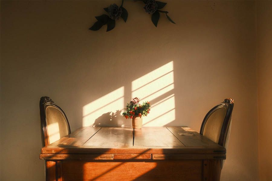 Guía paso a paso para restaurar una mesa de comedor antigua