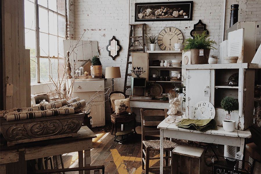 Ideas creativas para reutilizar muebles antiguos en la decoración moderna